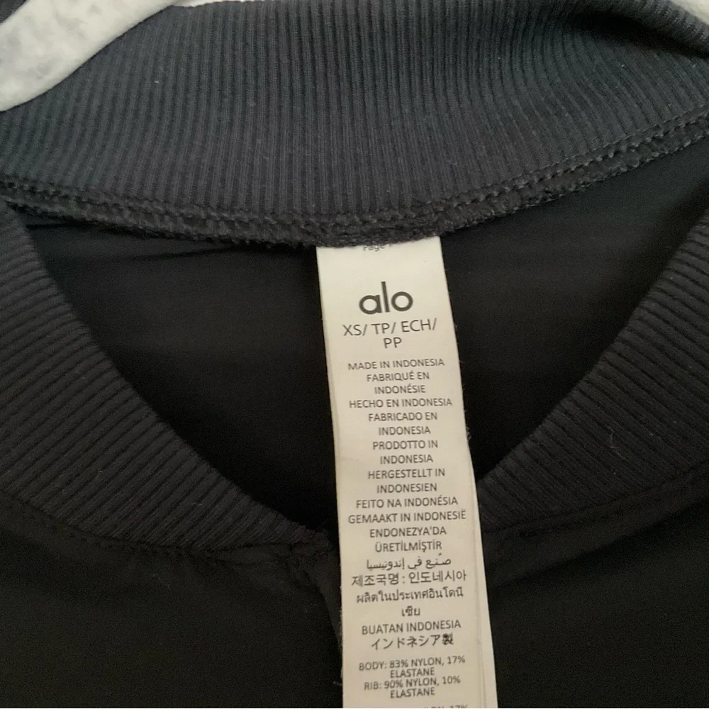 Alo Yoga Cropped Breezy Full-Zip Cover Up Black XS